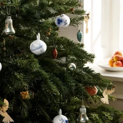 Blå Mega Riflet|Julepynt*Royal Copenhagen Blå Mega Riflet julekugle, , 9,5 cm Dekoration 1