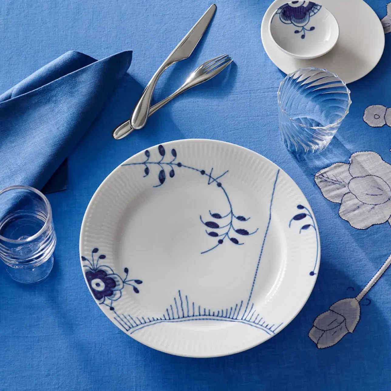 Blå Mega Riflet|Middagstallerkener*Royal Copenhagen Blå Mega Riflet tallerken, , 27 cm Dekoration 2