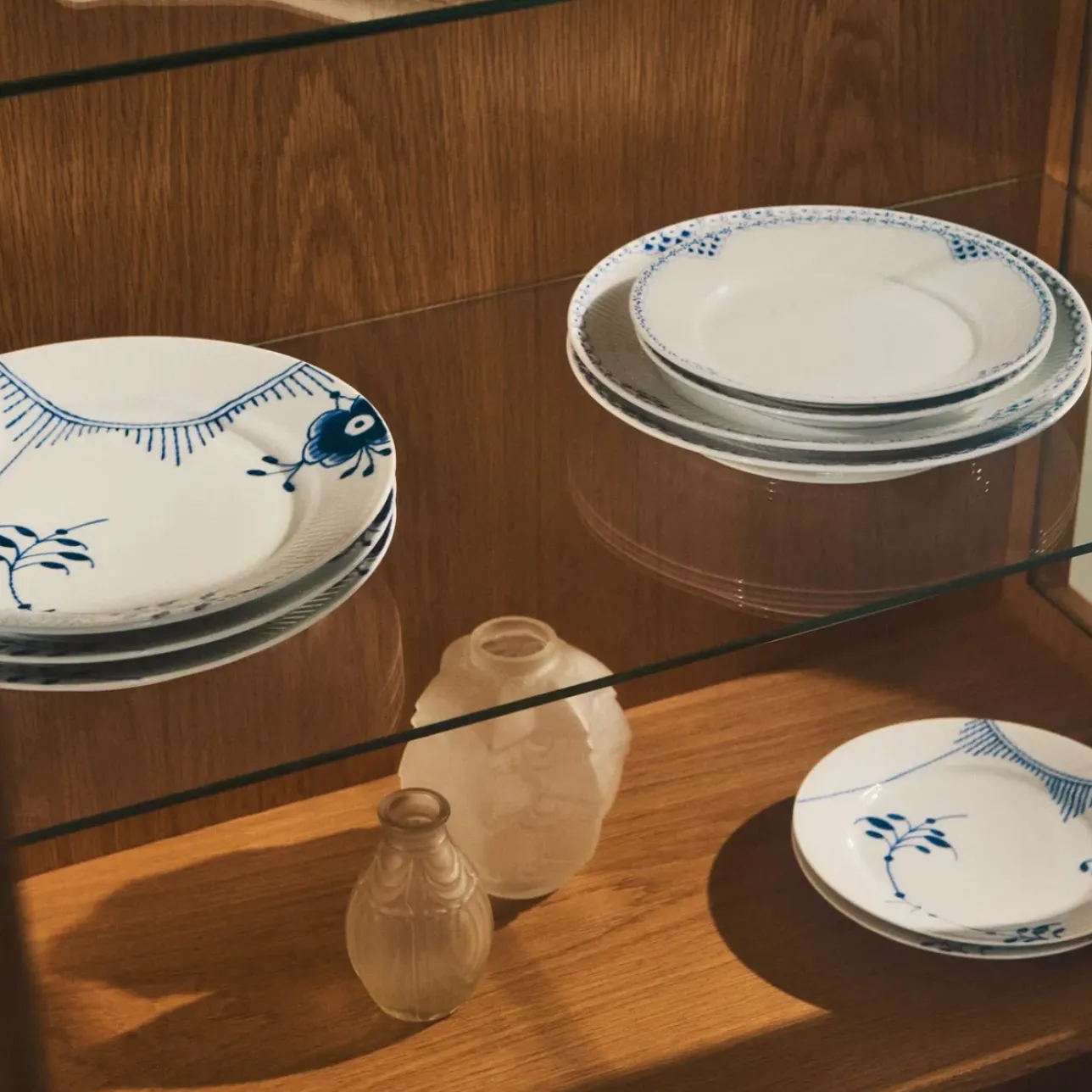Blå Mega Riflet|Frokost Tallerkener*Royal Copenhagen Blå Mega Riflet tallerken, dekoration 2, 22 cm, 2 stk.