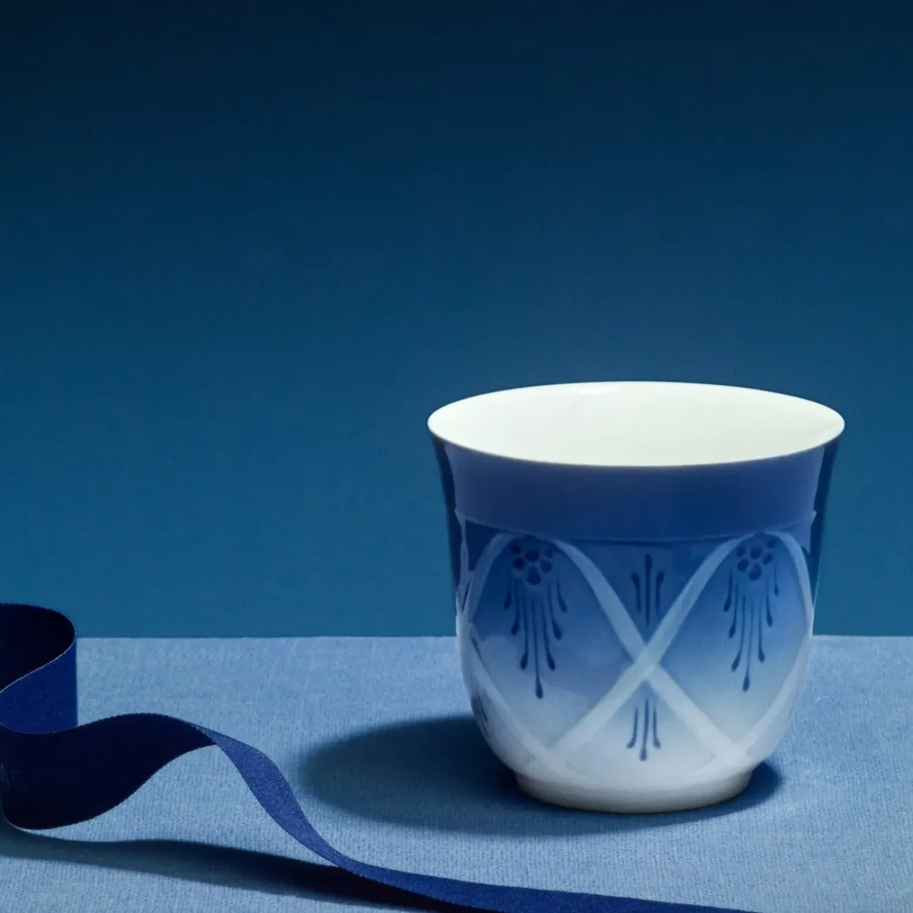 Blå Samlerartikler|Blå Samlerartikler*Royal Copenhagen Blå Samlerartikler termokrus 2025, 26 cl