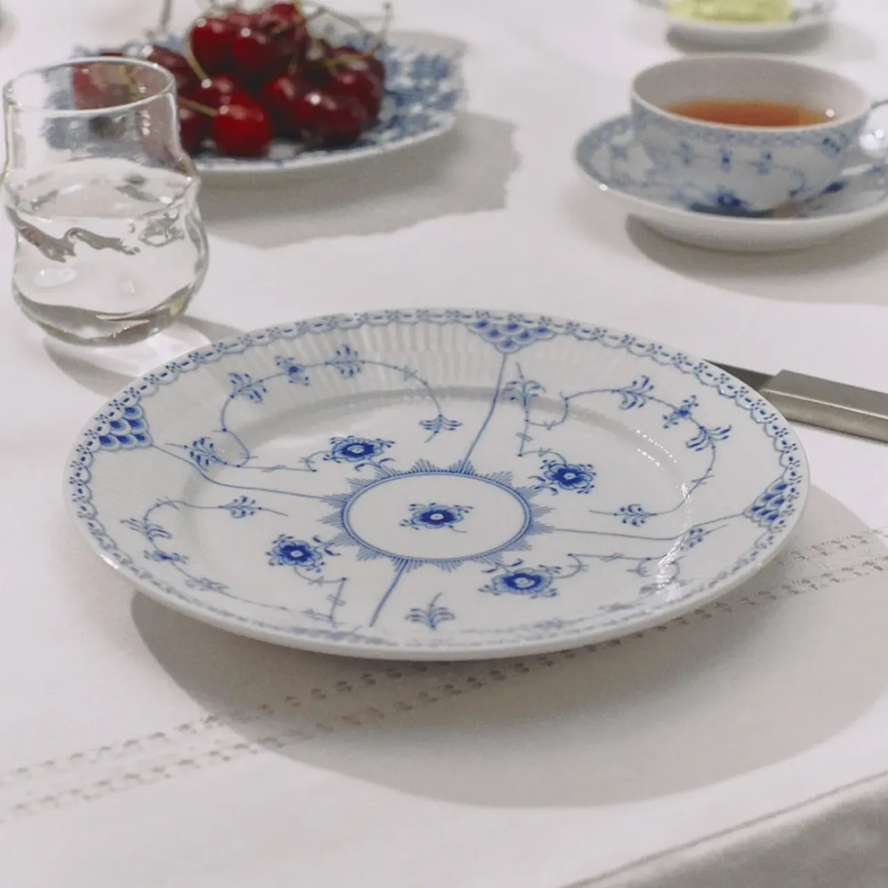 Musselmalet Halvblonde|Desserttallerkener*Royal Copenhagen Musselmalet Halvblonde tallerken, 17 cm