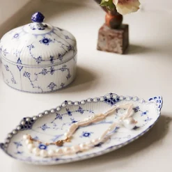 Eksklusive Steldele|Musselmalet Riflet*Royal Copenhagen Musselmalet Riflet bonbonniere, 54 cl