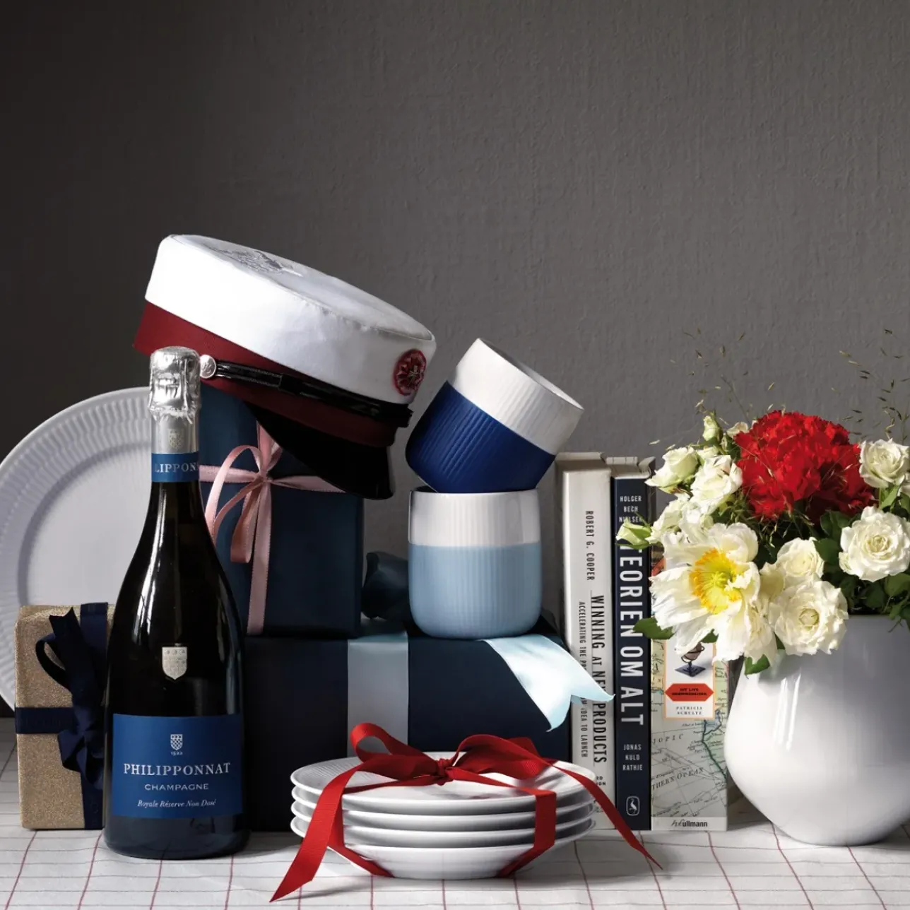 Riflet Contrast|Kaffekopper*Royal Copenhagen Riflet Contrast krus, Mega Blå, 35 cl Mega blå