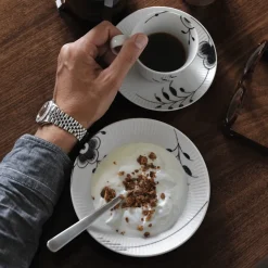 Sort Mega Riflet|Kaffekopper*Royal Copenhagen Sort Mega Riflet højhankskop og underkop, 24 cl