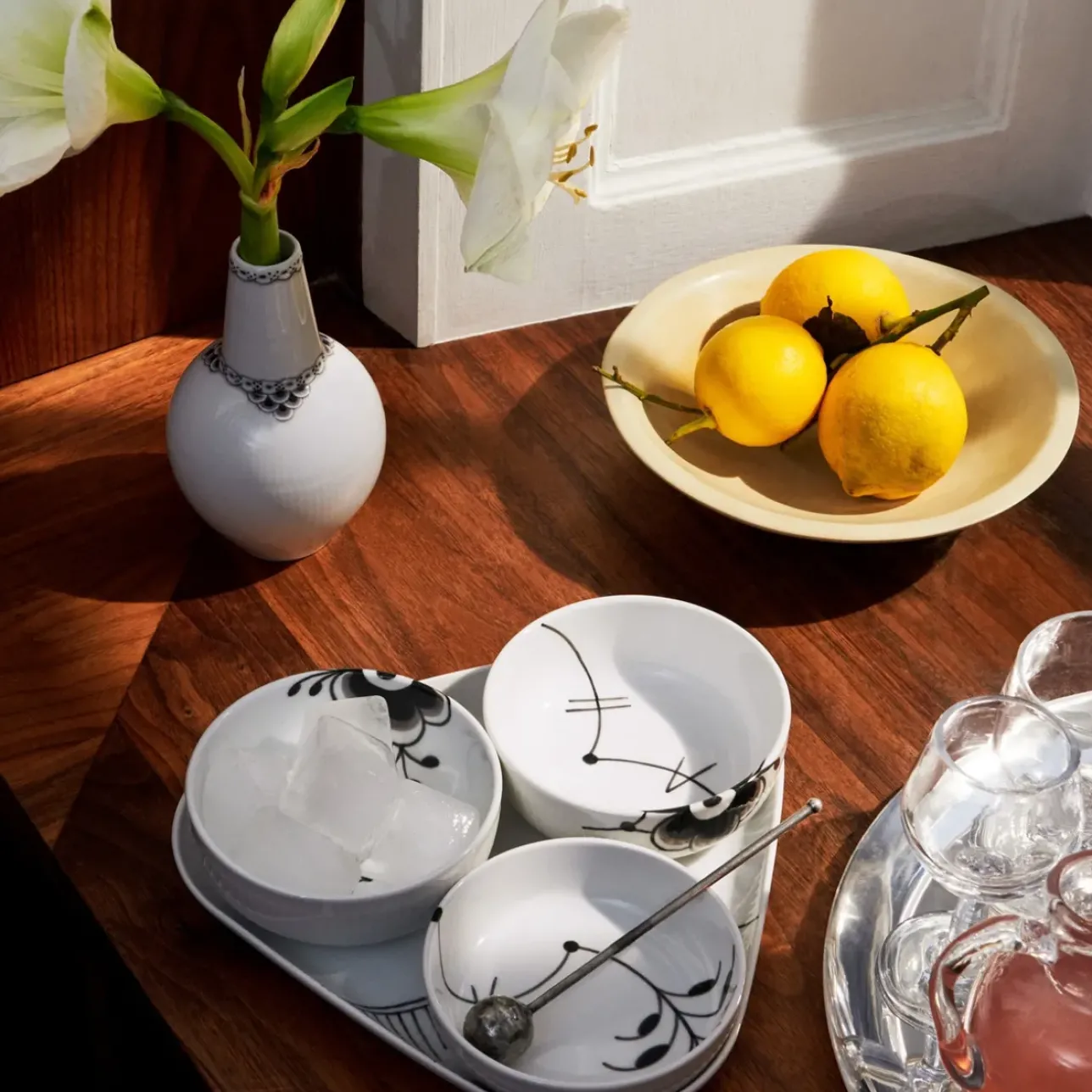 Sort Mega Riflet|Snackskåle*Royal Copenhagen serveringssæt, 24,5 cm, 4 stk. Sort Mega Riflet