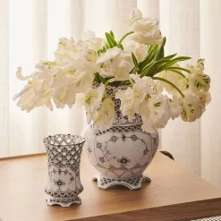 Eksklusive Steldele|Sort Musselmalet Helblonde*Royal Copenhagen Sort Musselmalet Helblonde vase, 11 cm