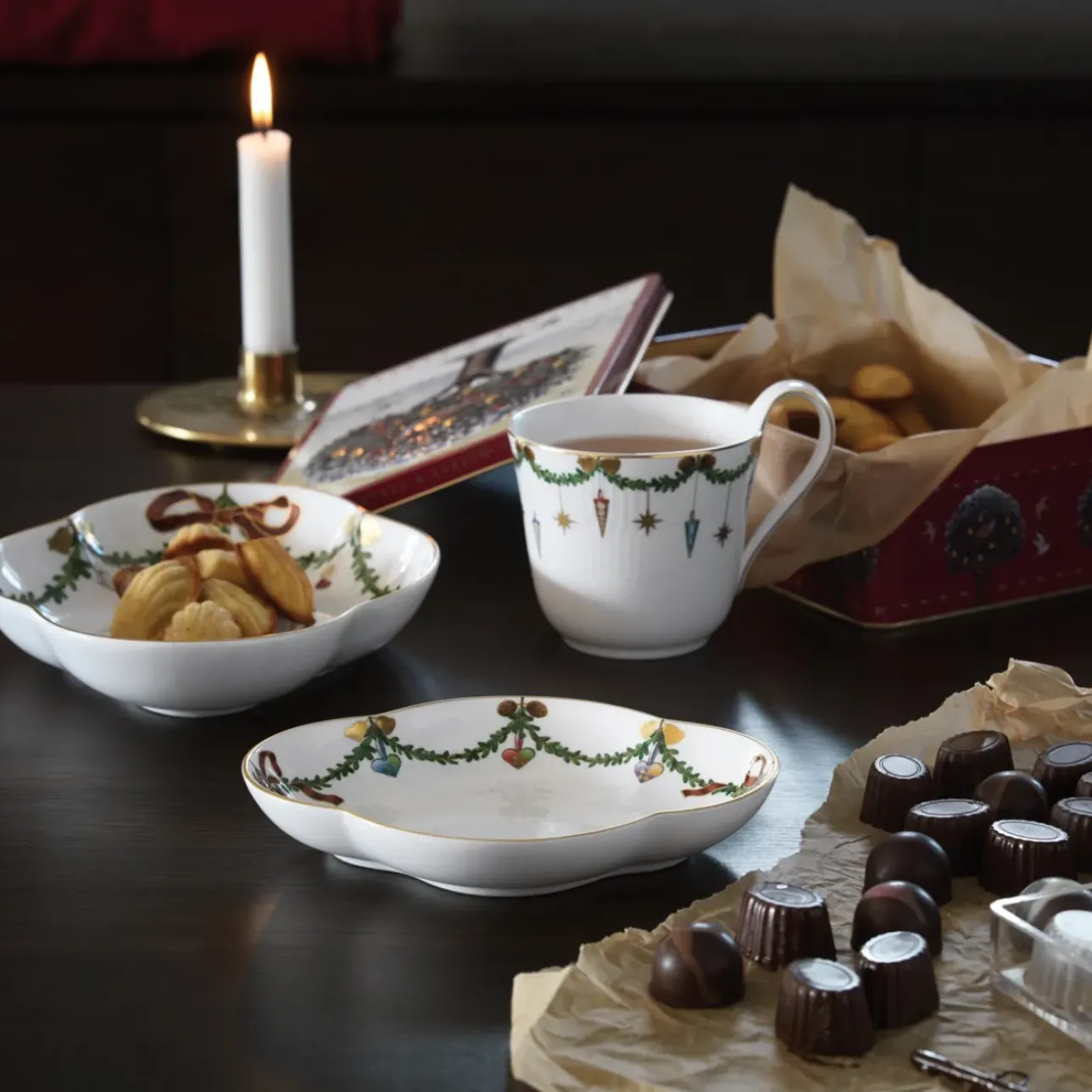 Stjerne Riflet Jul|Kaffekopper*Royal Copenhagen Stjerne Riflet Jul højhankskop, 33 cl