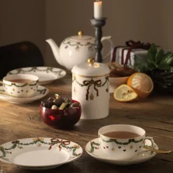 Stjerne Riflet Jul|Opbevaringskrukker*Royal Copenhagen Stjerne Riflet Jul krukke med låg, 16 cm